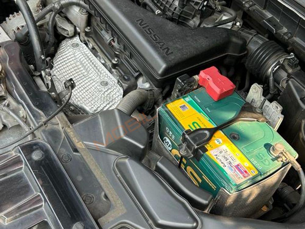 Mobil Nissan X-Trail 2015