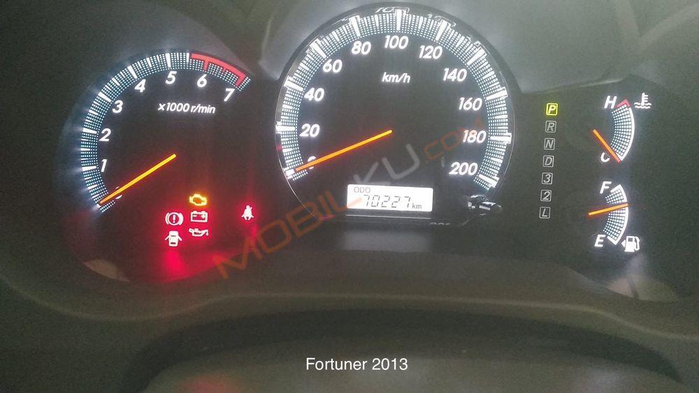 Mobil Toyota Fortuner 2013