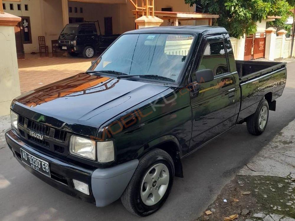 Mobil Isuzu Panther 2012