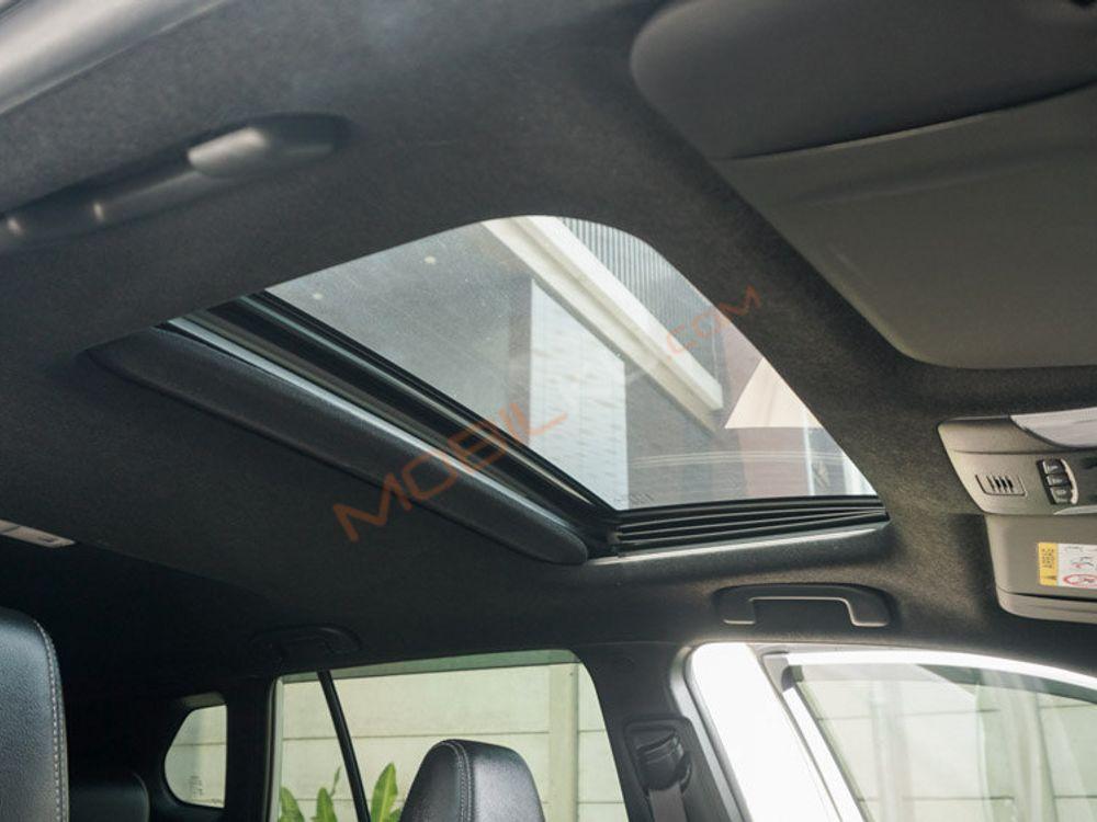 Mobil Toyota Corolla Cross 2020