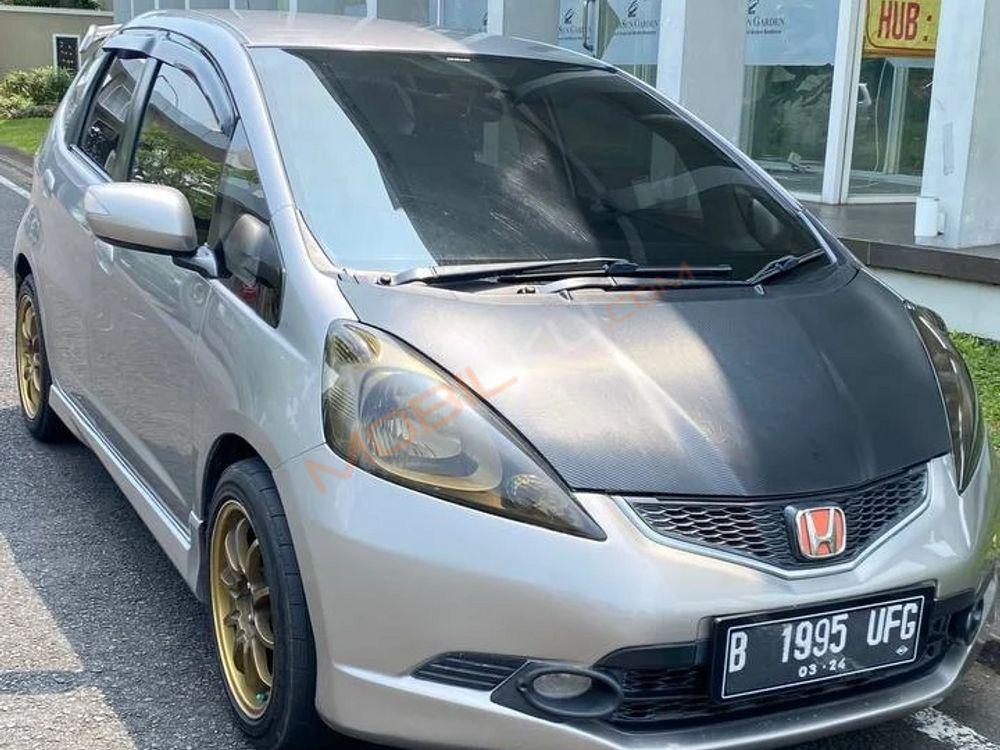 Mobil Honda Jazz 2009