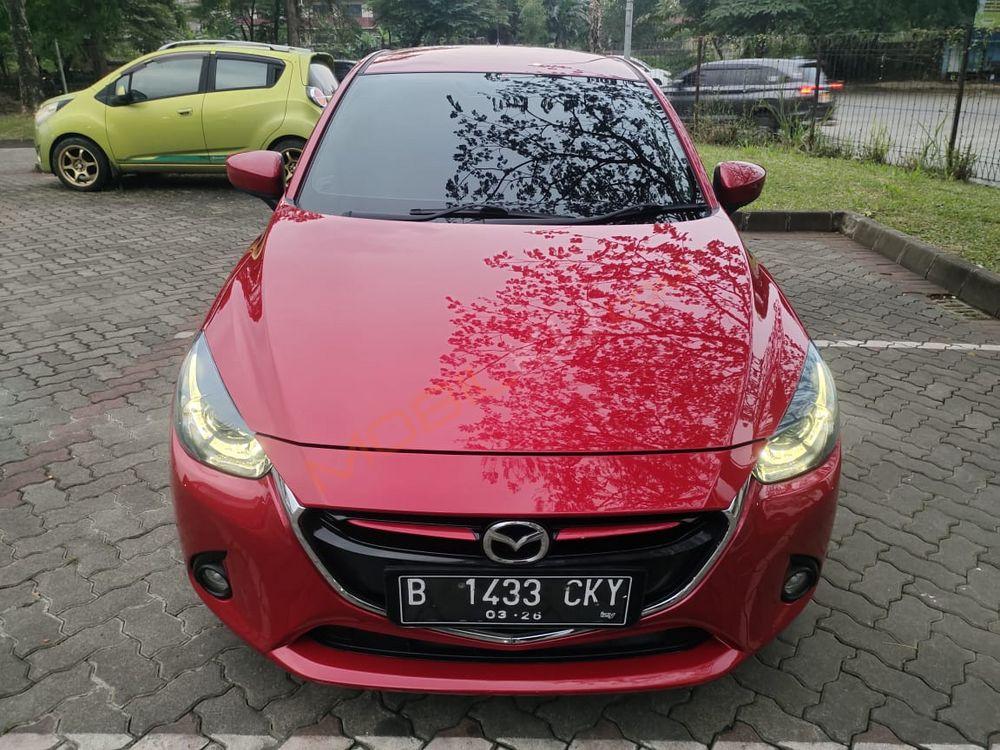 Mobil Mazda 2 Hatchback 2015