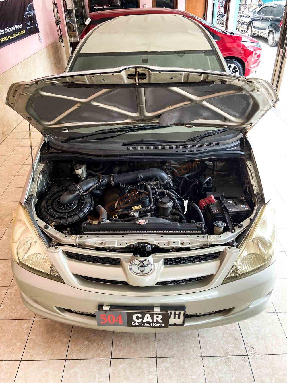 Mobil Toyota Kijang Innova 2008