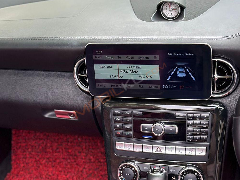 Mobil Mercedes-Benz SLK 2012