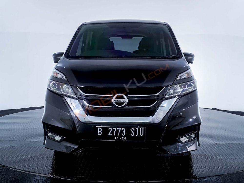 Mobil Nissan Serena 2019