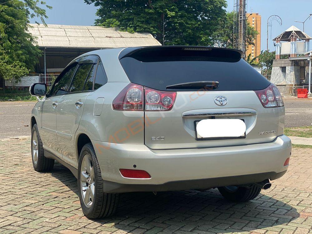 Mobil Toyota Harrier 2008