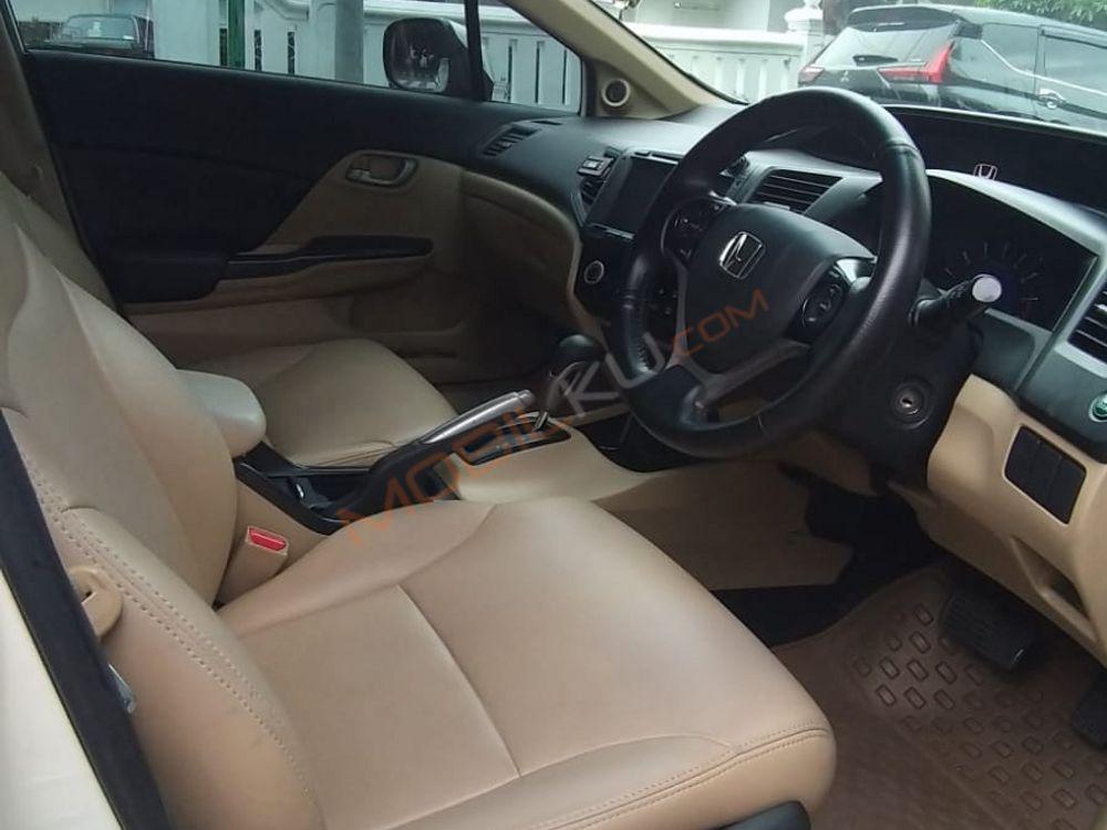 Mobil Honda Civic Sedan 2015