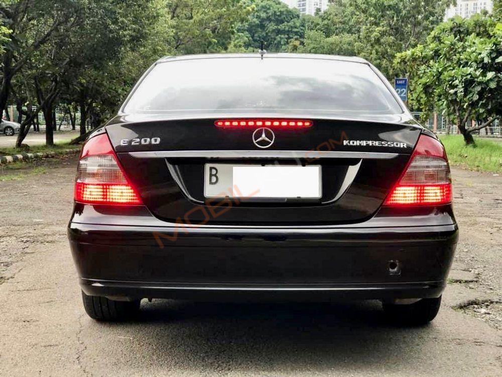Mobil Mercedes-Benz E-Class 2007
