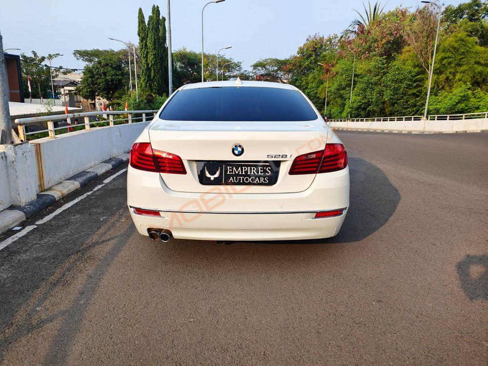 Mobil BMW 5 Series 2015