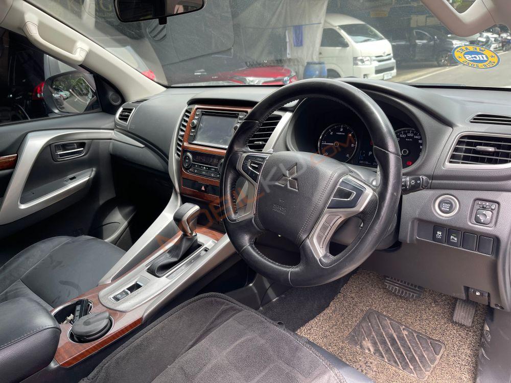 Mobil Mitsubishi Pajero Sport 2017