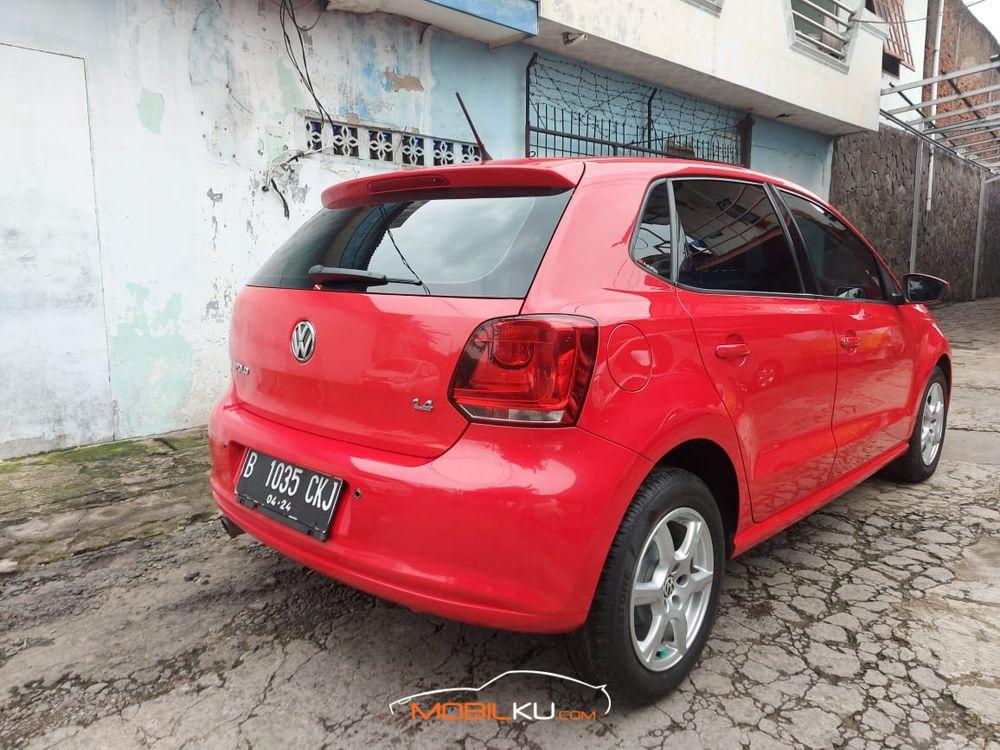 Mobil Volkswagen Polo 2013