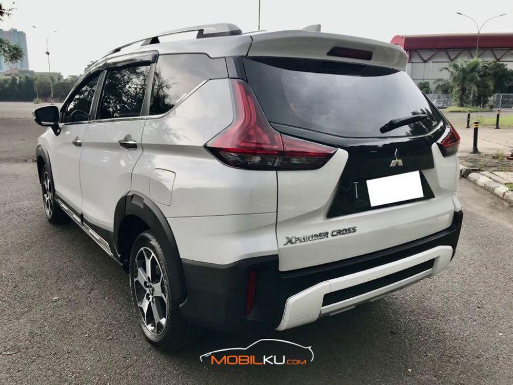 Mobil Mitsubishi Xpander Cross 2020