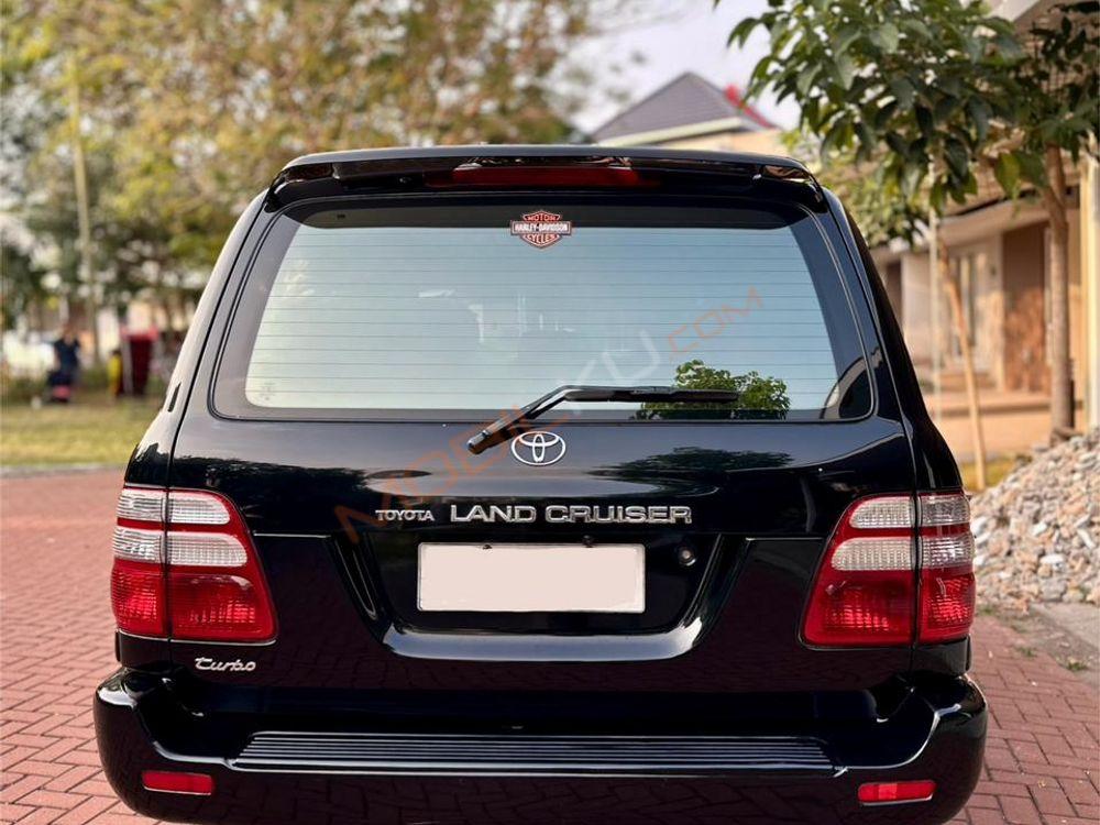 Mobil Toyota Land Cruiser 2002