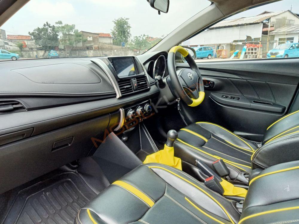 Mobil Toyota Limo 2015