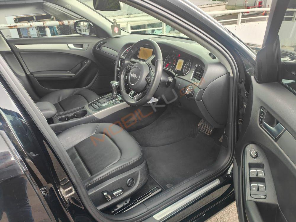 Mobil Audi A4 2014