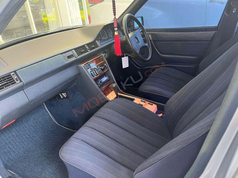 Mobil Mercedes-Benz E-Class 1997