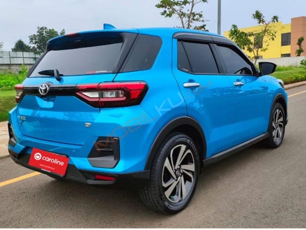 Mobil Toyota Raize 2021