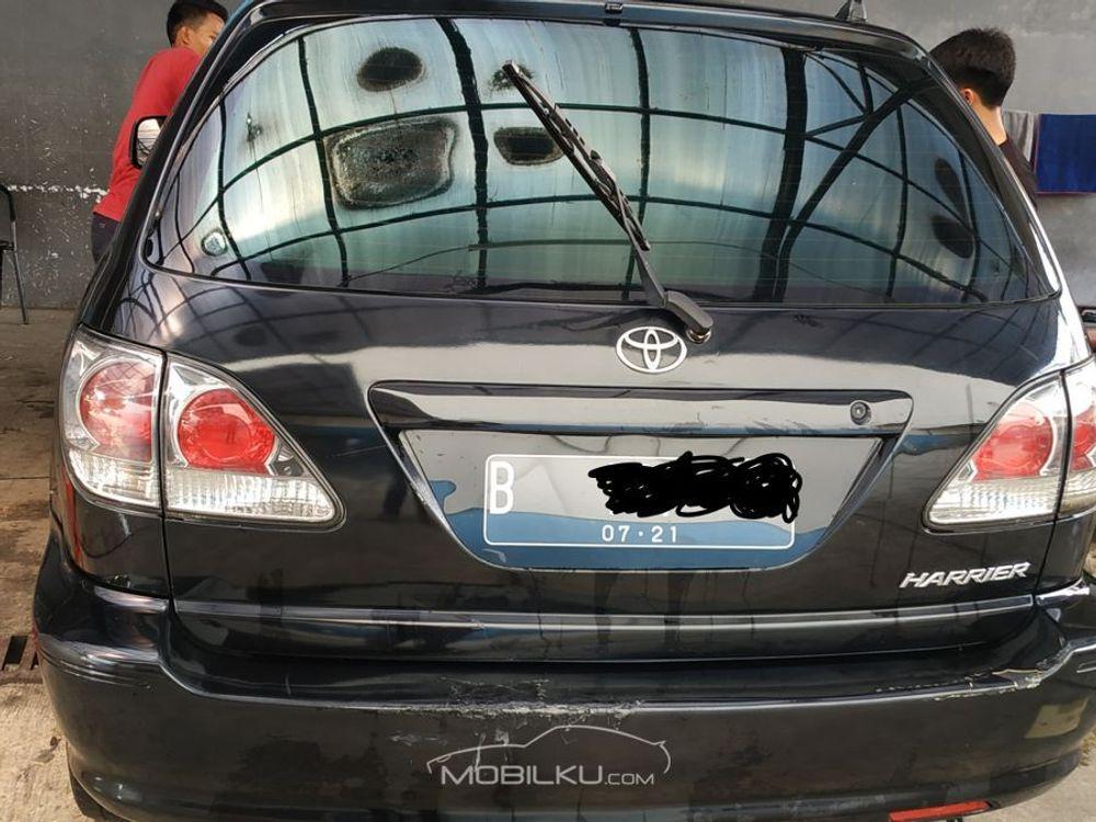 Mobil Toyota Harrier 2002