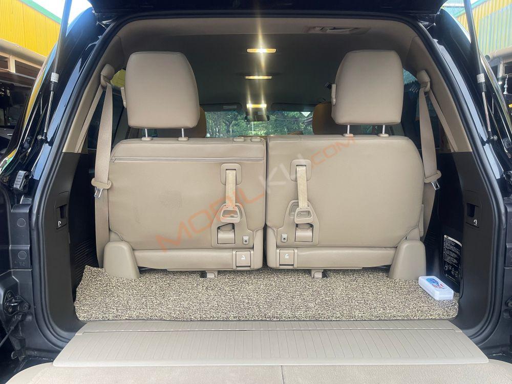 Mobil Toyota Land Cruiser 2008