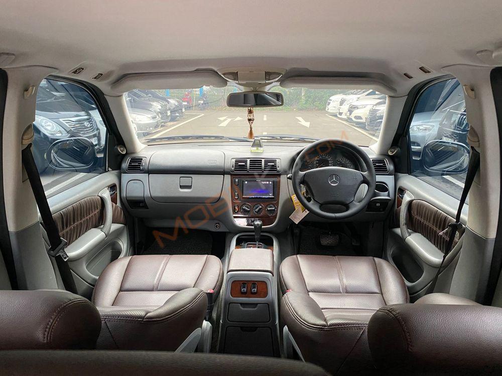 Mobil Mercedes-Benz ML 2002