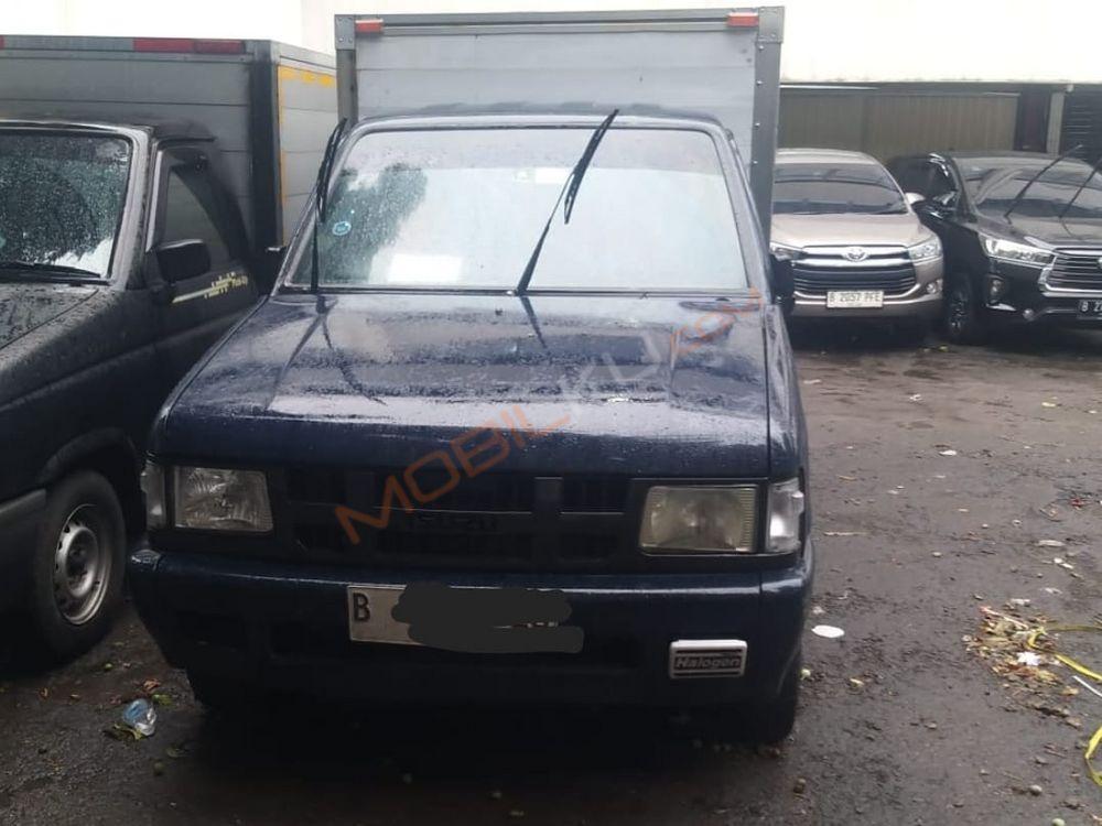 Mobil Isuzu Panther 2008