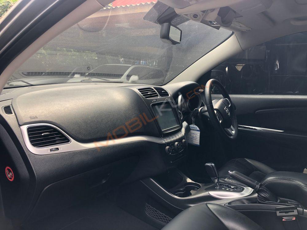 Mobil Dodge Journey 2013