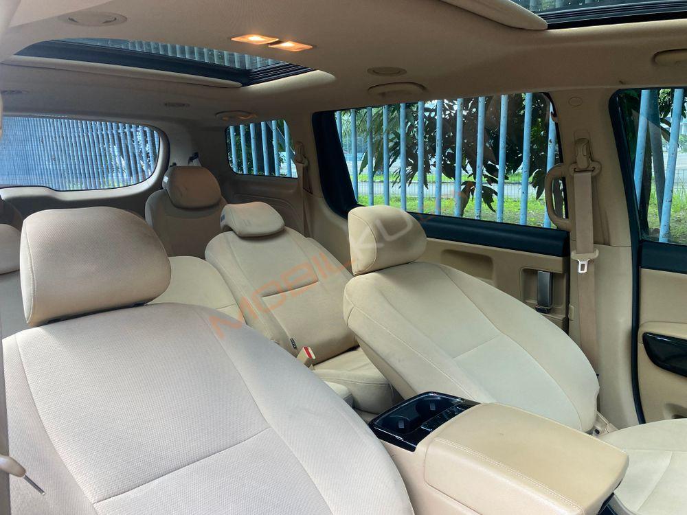 Mobil Kia Sedona 2017