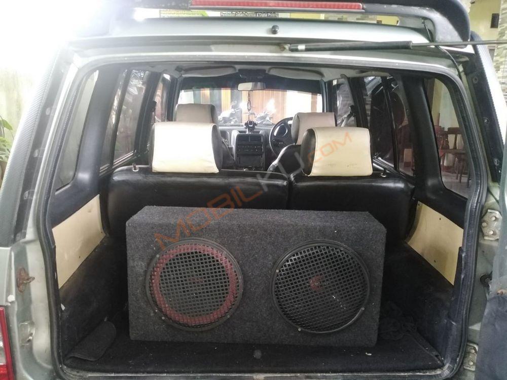 Mobil Suzuki Vitara 1995