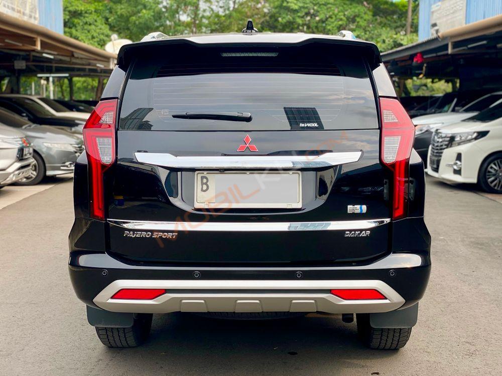 Mobil Mitsubishi Pajero Sport 2023
