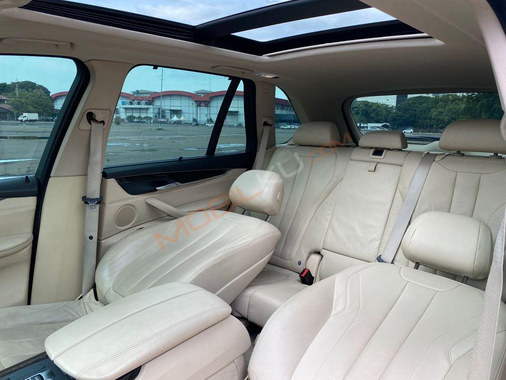 Mobil BMW X5 2015
