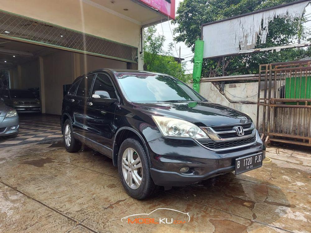 Mobil Honda CR-V 2011