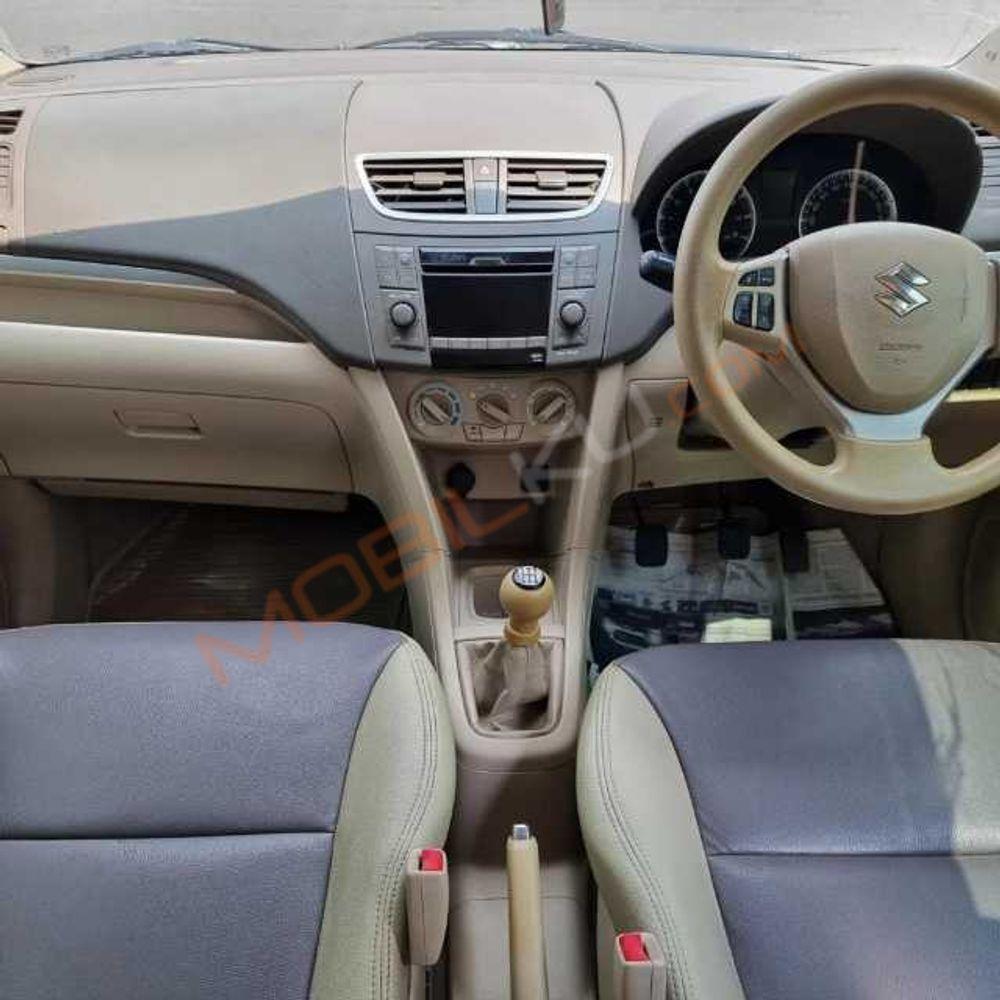 Mobil Suzuki Ertiga 2012