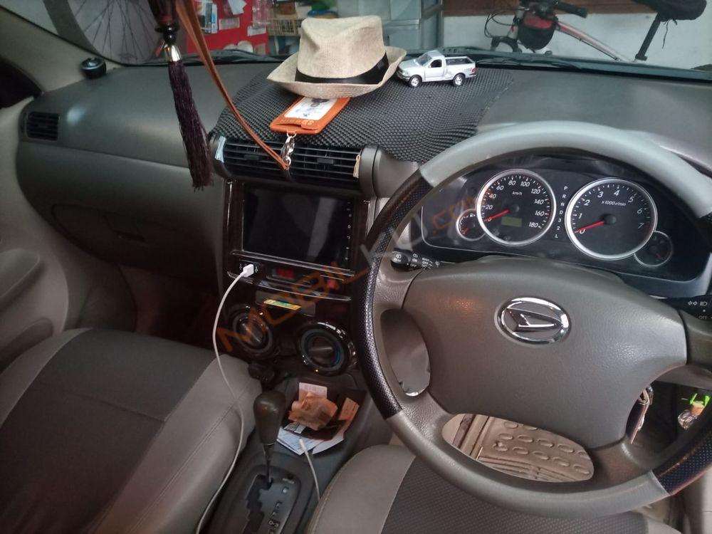 Mobil Daihatsu Xenia 2011