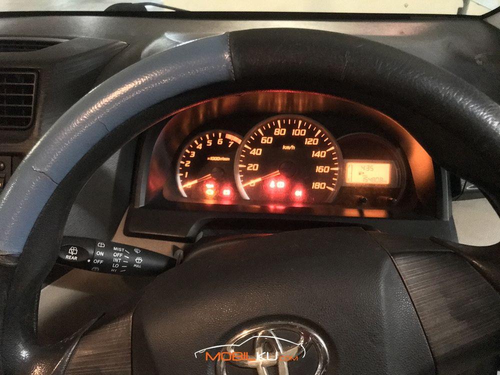 Mobil Toyota Avanza 2014