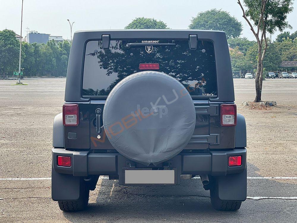 Mobil Jeep Wrangler 2011