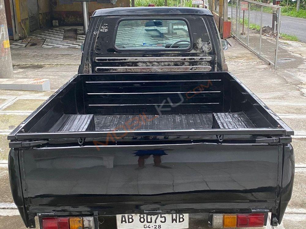 Mobil Isuzu Panther 2008