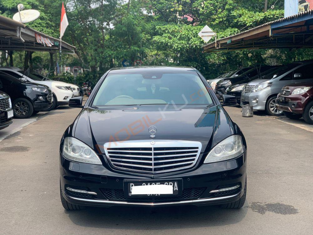 Mobil Mercedes-Benz S-Class 2011