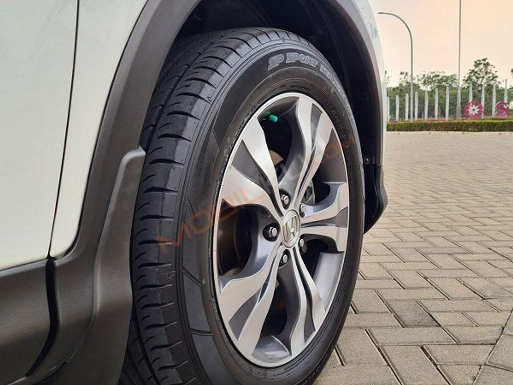 Mobil Honda CR-V 2013