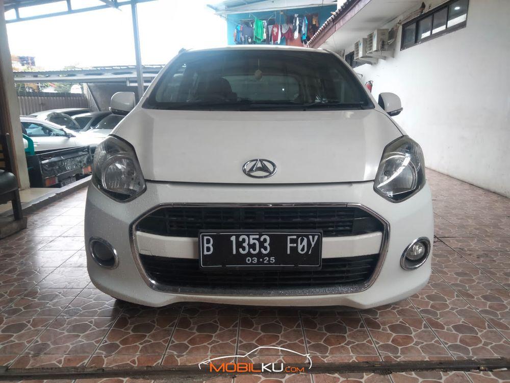 Mobil Daihatsu Ayla 2015