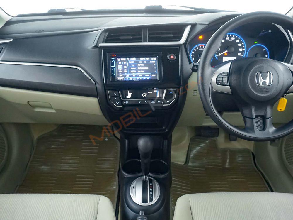 Mobil Honda Mobilio 2017