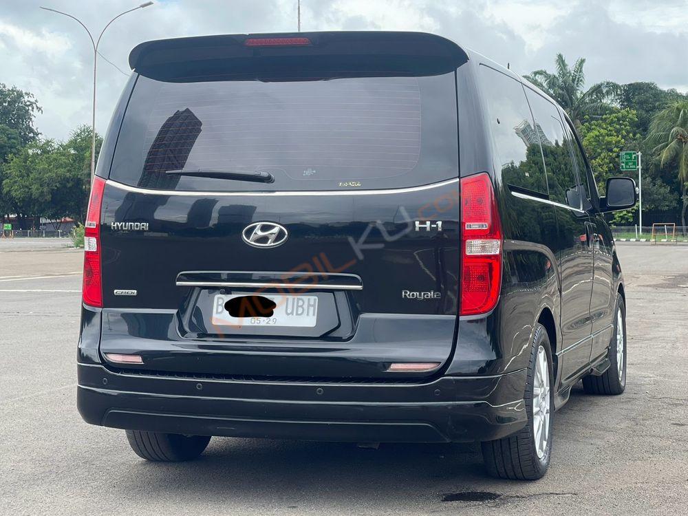 Mobil Hyundai H-1 2015