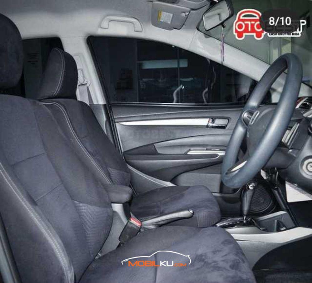 Mobil Honda City Sedan 2012