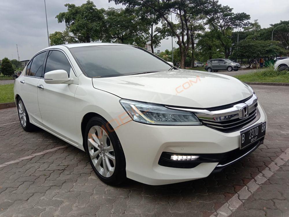 Mobil Honda Accord 2017