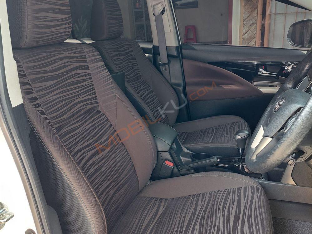 Mobil Toyota Kijang Innova 2021