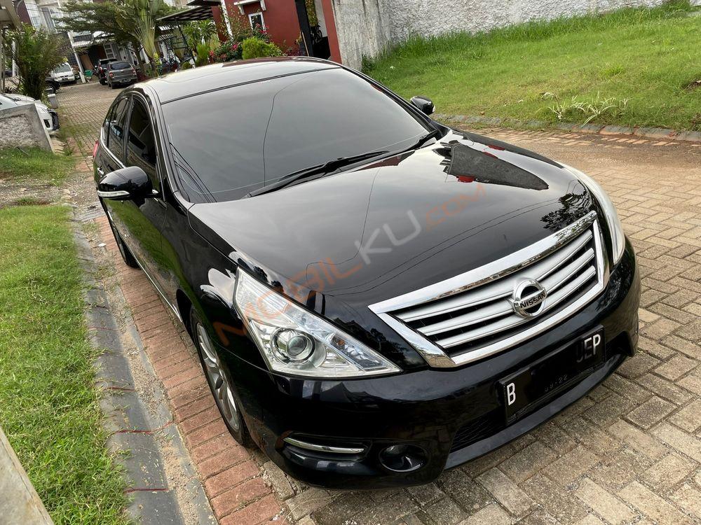 Mobil Nissan Teana 2013