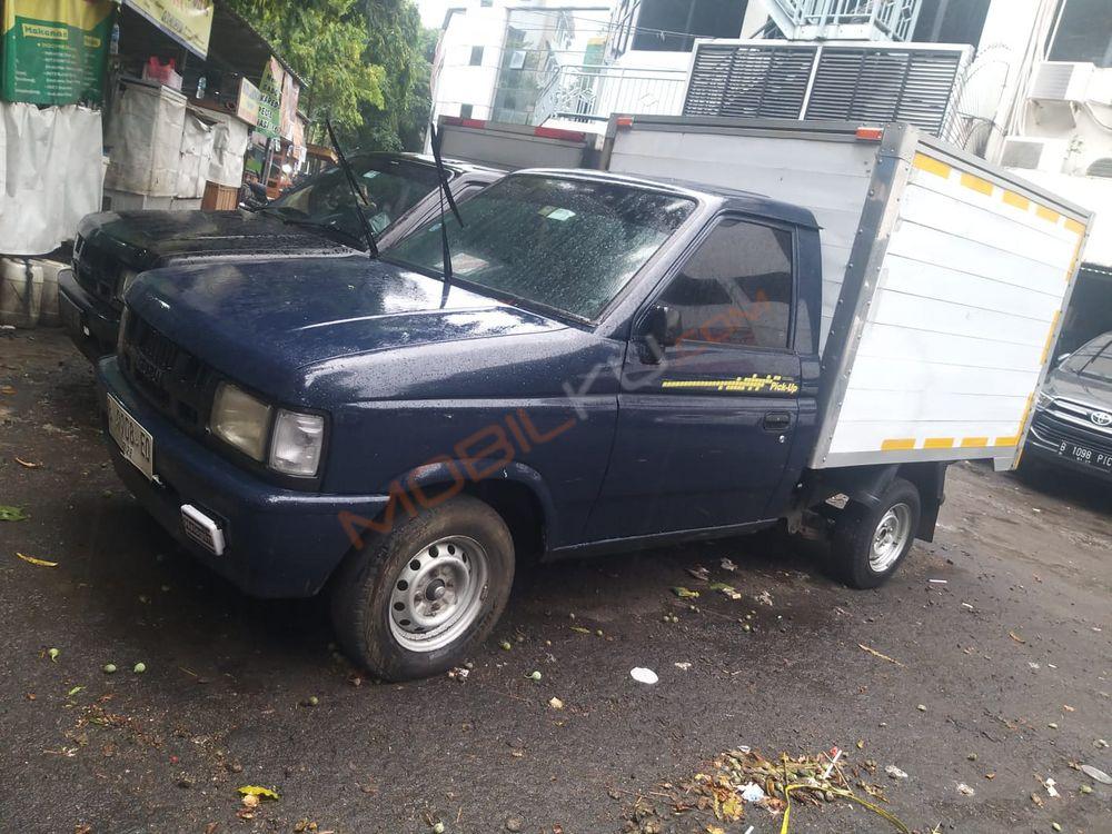 Mobil Isuzu Panther 2008