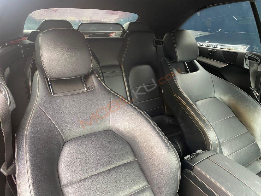 Mobil Mercedes-Benz E-Class 2013