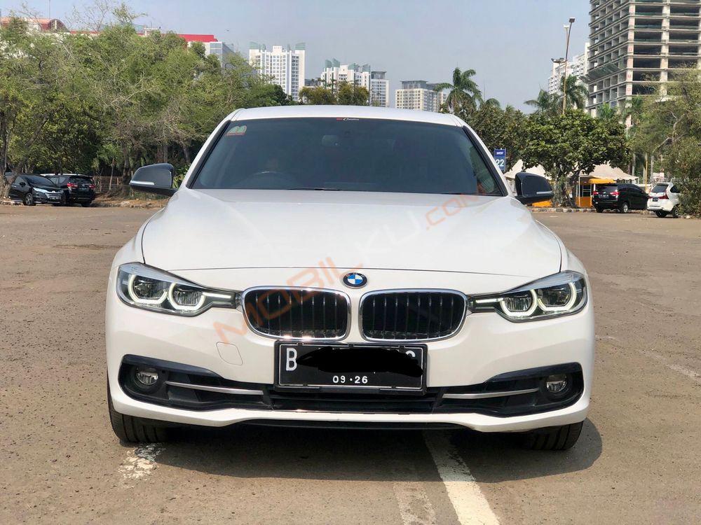 Mobil BMW 3 Series 2016
