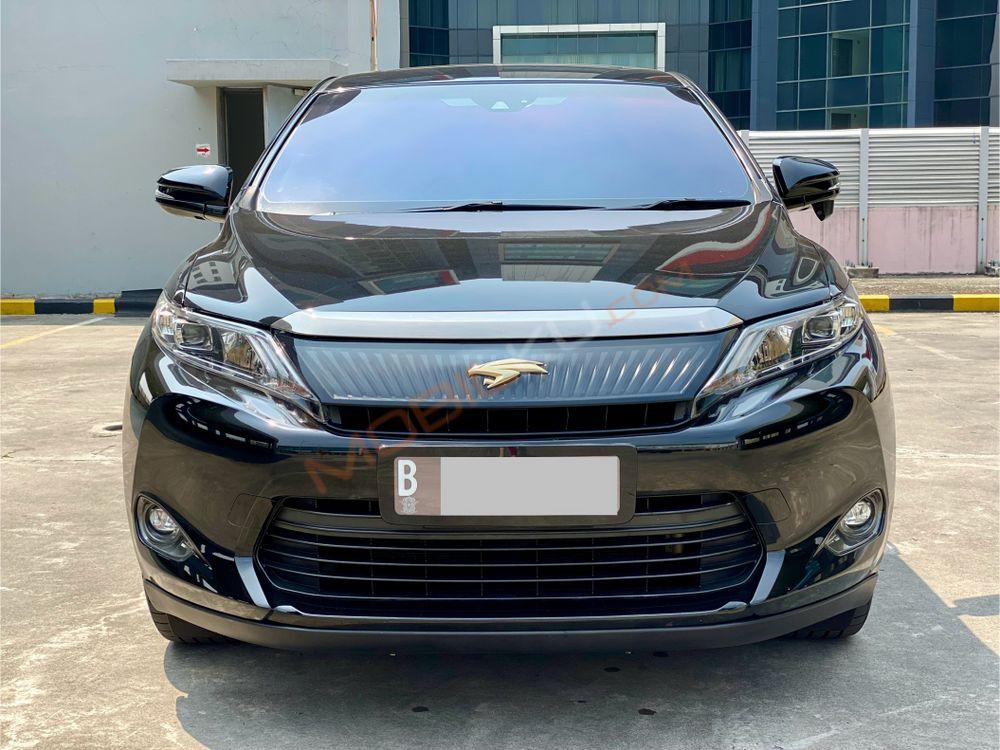 Mobil Toyota Harrier 2015