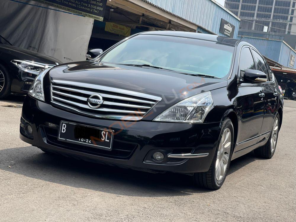 Mobil Nissan Teana 2010